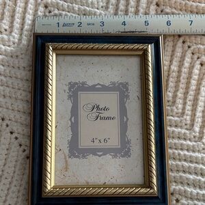 Elegant Black and Gold Photo Frame